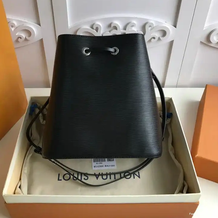 Fashionrepsfam ru Bags LV 19T1L0461 0704